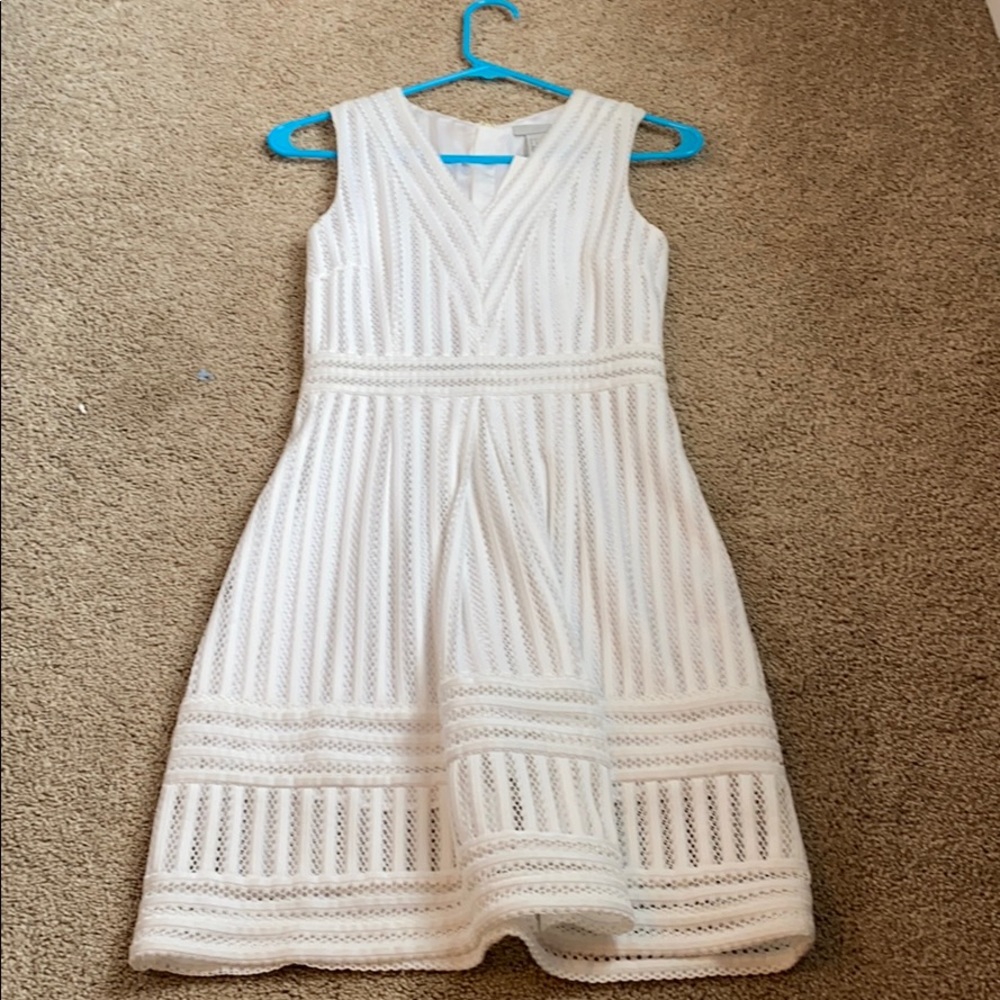 White/ patterned/ knee length DRESS